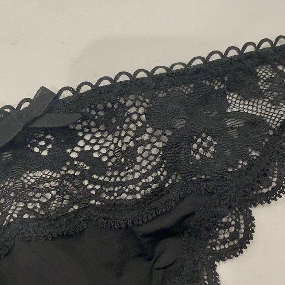NEW WITH TAGS VICTORIA’S SECRET SIZE XS 2 PACK OF THONGS - Picture 8 of 9